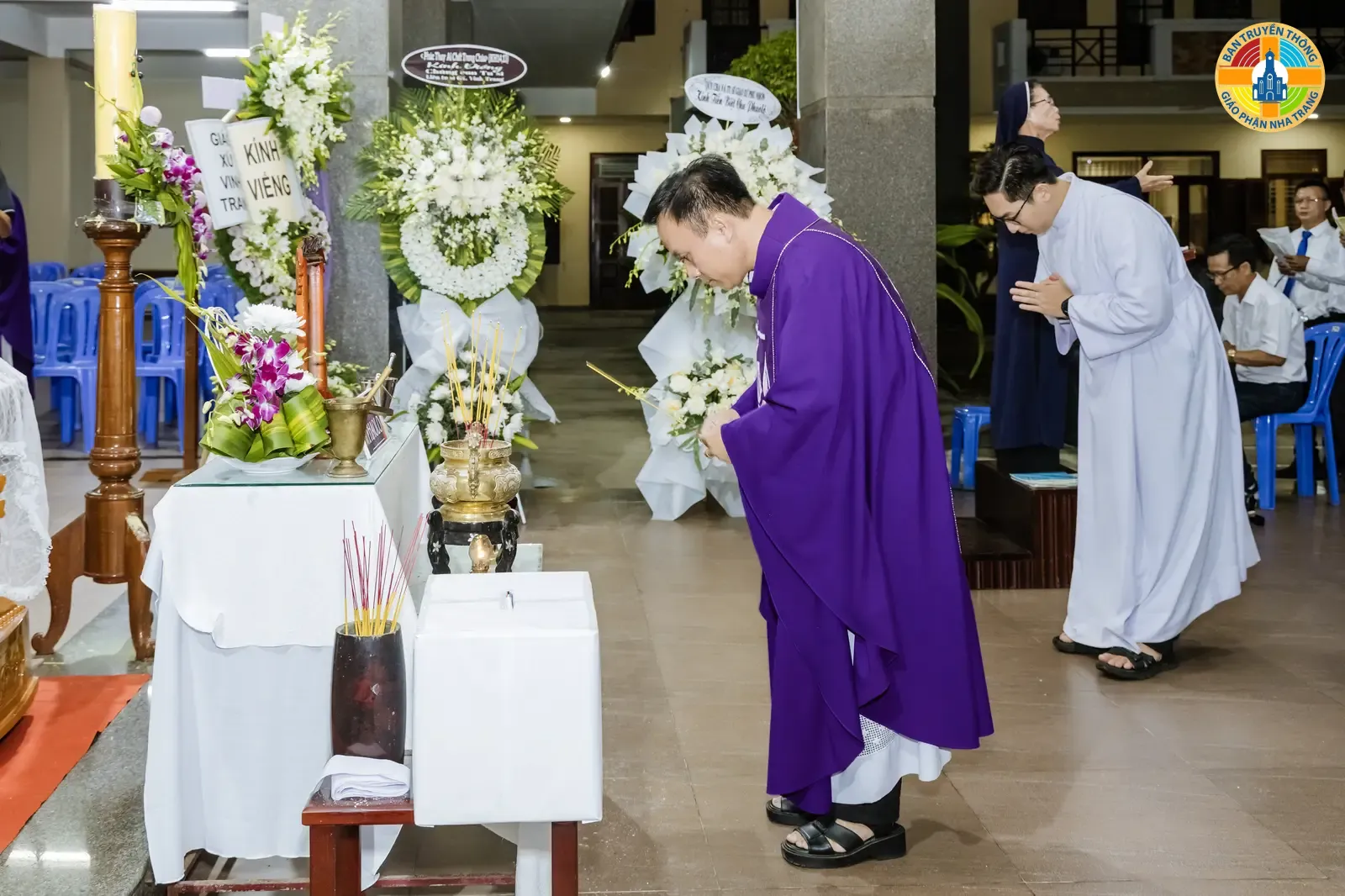 Hình Ảnh Giáo xứ Vinh Trang trong Thánh Lễ cầu nguyện cho Linh Hồn Linh Mục PHAOLÔ TRƯƠNG ĐỨC THẮNG - Ảnh 4